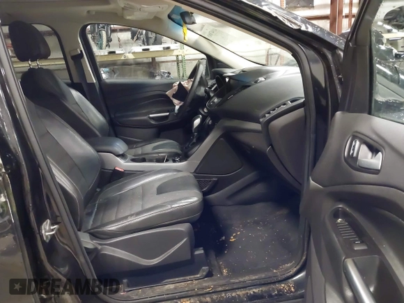 2015 Ford Escape SE with VIN 1FMCU9G91FUC49902, listed as a IAAI auction lot 41947883 with 140,670 mi miles. Bid and sale history available at carsss.com. Image 5.