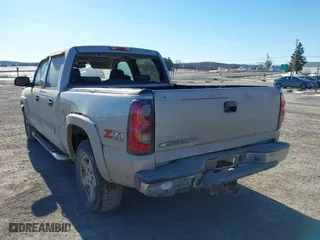 2006 Chevrolet Silverado 1500 LT1 with VIN 2GCEK13T961178126, listed as a IAAI auction lot 41387524 with 402,089 mi miles. Bid and sale history available at carsss.com. Image 6.