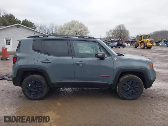 2018 Jeep Renegade Trailhawk with VIN ZACCJBCB4JPH63797, listed as a IAAI auction lot 41976767 with 111,628 mi miles. Bid and sale history available at carsss.com. Image 14.