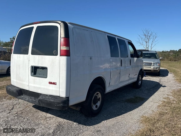 2003 GMC Savana Cargo Van with VIN 1GTHG35U431113170, listed as a Copart auction lot 88987945 with 293,807 mi miles and Clean Title. Bid and sale history available at carsss.com. Image 4.
