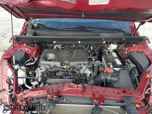 2021 Toyota RAV4 XLE z VIN 2T3W1RFV2MW176273, wystawiony jako Copart lot #62702095 z przebiegiem 37 934 mil mil oraz Szkoda całkowita • Salvage title. Historia ofert i sprzedaży dostępna na DreamBid. Obrazek 14.