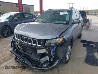 2018 Jeep Compass Latitude with VIN 3C4NJCBB0JT227017, listed as a IAAI auction lot 41560576 with 63,543 mi miles. Bid and sale history available at carsss.com. Image 17.