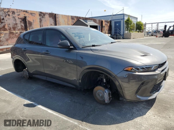 2024 Dodge Hornet R/T Plus with VIN ZACPDFDW8R3A09306, listed as a Copart auction lot 54002945 with 11,694 mi miles and Salvage title. Bid and sale history available at DreamBid. Image 4.