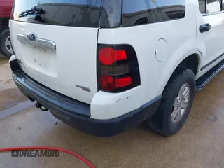2006 Ford Explorer XLS with VIN 1FMEU62EX6ZA02330, listed as a IAAI auction lot 41981901 with 215,299 mi miles. Bid and sale history available at carsss.com. Image 6.