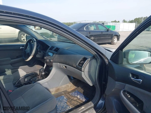2006 Honda Accord Sdn LX SE with VIN 1HGCM56306A173263, listed as a IAAI auction lot 41919931 with 229,694 mi miles. Bid and sale history available at carsss.com. Image 5.