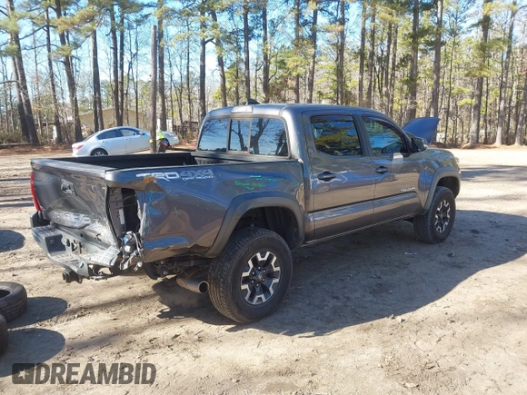 2016 Toyota Tacoma SR with VIN 5TFCZ5AN5GX045267, listed as a IAAI auction lot 41151555 with 162,882 mi miles. Bid and sale history available at carsss.com. Image 4.