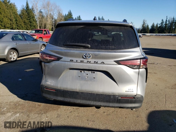 2021 Toyota Sienna XLE with VIN 5TDYSKFC1MS017712, listed as a Copart auction lot 42992415 with 47,600 mi miles and Salvage Title. Bid and sale history available at carsss.com. Image 6.