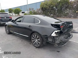 2023 Volvo S90 Plus z VIN LVY062MN1PP348741, wystawiony jako IAAI lot #40519151 z przebiegiem 49 300 mil mil oraz . Historia ofert i sprzedaży dostępna na DreamBid. Obrazek 3.
