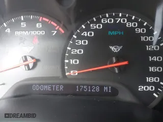 2002 Chevrolet Corvette with VIN 1G1YY22G525105391, listed as a IAAI auction lot 42041878 with 175,128 mi miles. Bid and sale history available at carsss.com. Image 7.
