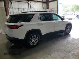 2022 Chevrolet Traverse LT z VIN 1GNEVHKW2NJ105266, wystawiony jako Copart lot #57639415 z przebiegiem 97 798 mil mil oraz Czysty tytuł • Clean title. Historia ofert i sprzedaży dostępna na DreamBid. Obrazek 3.