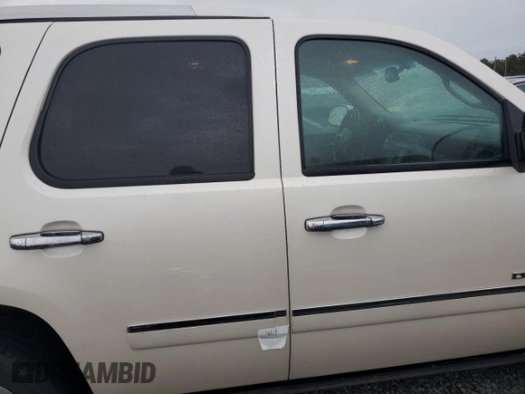 2014 GMC Yukon Denali with VIN 1GKS2EEF0ER102970, listed as a Copart auction lot 73739364 with 125,312 mi miles and Non Repairable. Bid and sale history available at carsss.com. Image 13.