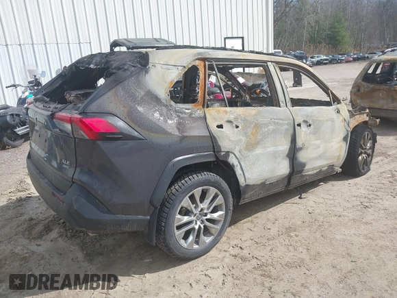 2022 Toyota RAV4 XLE Premium z VIN 2T3A1RFV0NW263679, wystawiony jako IAAI lot #41829694 z przebiegiem Nie podano mil oraz . Historia ofert i sprzedaży dostępna na DreamBid. Obrazek 4.
