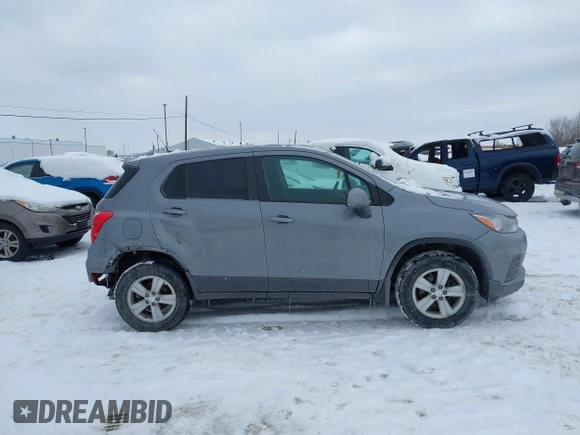 2020 Chevrolet Trax LS with VIN 3GNCJNSB8LL233497, listed as a IAAI auction lot 41645144 with 64,948 mi miles. Bid and sale history available at carsss.com. Image 13.