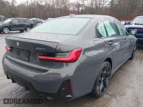 2025 BMW 3 Series 330i xDrive z VIN 3MW89CW03S8F10916, wystawiony jako IAAI lot #41796919 z przebiegiem 1 497 mil mil oraz . Historia ofert i sprzedaży dostępna na DreamBid. Obrazek 4.