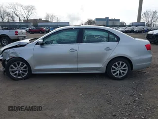 2014 Volkswagen Jetta Sedan SE w/Connectivity/Sunroof PZEV with VIN 3VWD17AJ5EM362888, listed as a IAAI auction lot 41787904 with 143,332 mi miles. Bid and sale history available at carsss.com. Image 14.