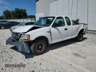 2000 Ford F-150 XL z VIN 1FTZX1721YNB06360, wystawiony jako Copart lot #63974545 z przebiegiem 251 535 mil mil oraz Szkoda całkowita • Salvage title. Historia ofert i sprzedaży dostępna na DreamBid. Obrazek 1.