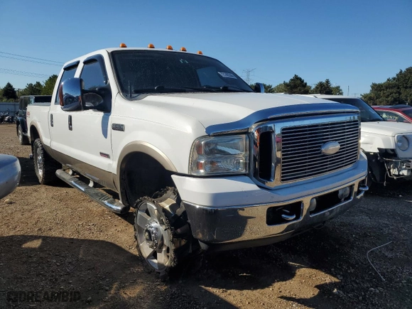 2006 Ford Super Duty F-250 XL with VIN 1FTSW21P16EC83843, listed as a Copart auction lot 72142244 with 204,182 mi miles and Salvage Title. Bid and sale history available at carsss.com. Image 4.