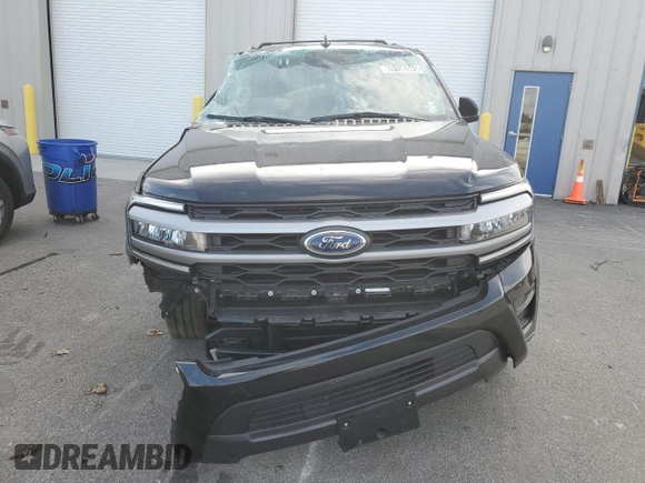 2024 Ford Expedition XLT z VIN 1FMJU1J84REA35560, wystawiony jako Copart lot #89156345 z przebiegiem 21 946 mil mil oraz Czysty tytuł • Clean title. Historia ofert i sprzedaży dostępna na DreamBid. Obrazek 5.