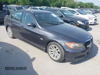 2007 BMW 3 Series 328i z VIN WBAVA37507NL11220, wystawiony jako IAAI lot #42035762 z przebiegiem 168 970 mil mil oraz . Historia ofert i sprzedaży dostępna na DreamBid. Obrazek 1.