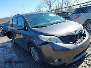 2012 Toyota Sienna XLE AAS with VIN 5TDYK3DC4CS192236, listed as a IAAI auction lot 41741660 with 172,646 mi miles. Bid and sale history available at carsss.com. Image 1.