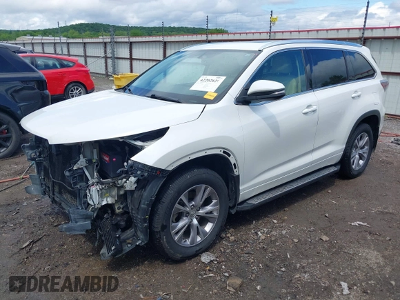 2015 Toyota Highlander XLE z VIN 5TDKKRFHXFS072625, wystawiony jako IAAI lot #42202616 z przebiegiem 121 337 mil mil oraz . Historia ofert i sprzedaży dostępna na DreamBid. Obrazek 20.