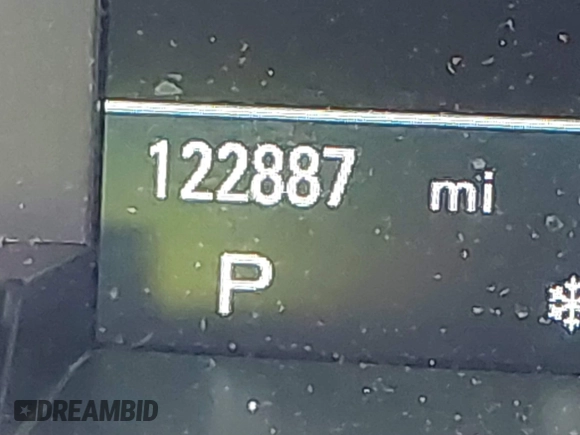 2015 Audi A4 Premium Plus with VIN WAUFFAFL3FN014015, listed as a IAAI auction lot 41362315 with 122,887 mi miles. Bid and sale history available at carsss.com. Image 15.