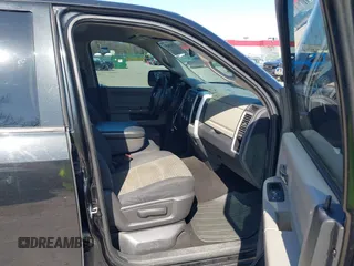 2009 Dodge 1500 Laramie z VIN 1D3HV13T09S758249, wystawiony jako IAAI lot #41923451 z przebiegiem 238 116 mil mil oraz . Historia ofert i sprzedaży dostępna na DreamBid. Obrazek 5.