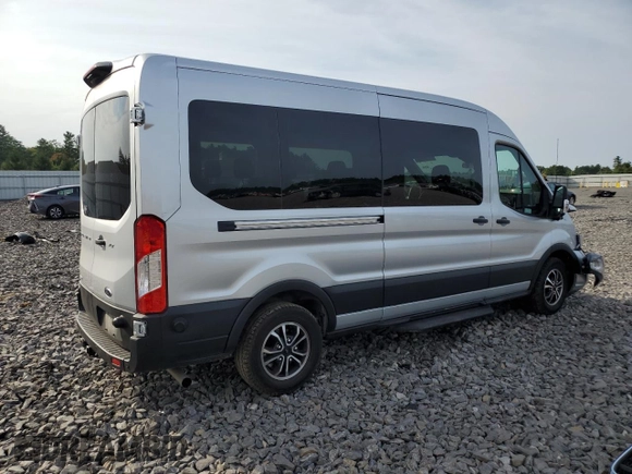 2024 Ford Transit Passenger XL with VIN 1FBAX2CGXRKA76402, listed as a Copart auction lot 72008594 with 4,063 mi miles and Salvage Title. Bid and sale history available at DreamBid. Image 3.