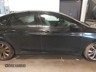 2015 Chrysler 200 S with VIN 1C3CCCBB7FN629131, listed as a IAAI auction lot 41428282 with 290,014 mi miles and . Bid and sale history available at carsss.com. Image 13.