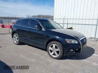 2011 Audi Q5 3.2L Premium Plus with VIN WA1DKAFP7BA006987, listed as a IAAI auction lot 41565702 with 260,201 mi miles. Bid and sale history available at carsss.com. Image 1.