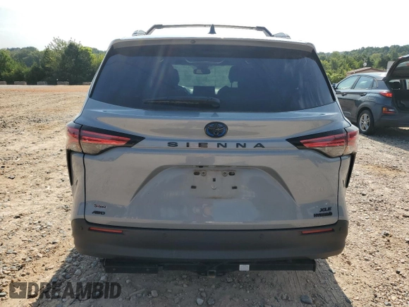 2022 Toyota Sienna XLE Woodland Edition with VIN 5TDASKFC5NS042826, listed as a Copart auction lot 68443544 with 37,948 mi miles and Salvage Title. Bid and sale history available at carsss.com. Image 6.