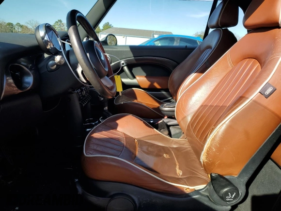 2008 MINI Convertible S with VIN WMWRH33548TL96210, listed as a Copart auction lot 86921934 with 206,446 mi miles and Salvage title. Bid and sale history available at DreamBid. Image 7.