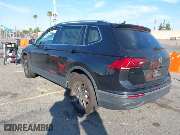 2022 Volkswagen Tiguan SE with VIN 3VV3B7AX5NM042455, listed as a IAAI auction lot 41848427 with 44,631 mi miles and . Bid and sale history available at DreamBid. Image 3.