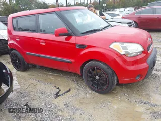 2010 Kia Soul + with VIN KNDJT2A25A7189521, listed as a IAAI auction lot 41008724 with 180,131 mi miles. Bid and sale history available at carsss.com. Image 1.