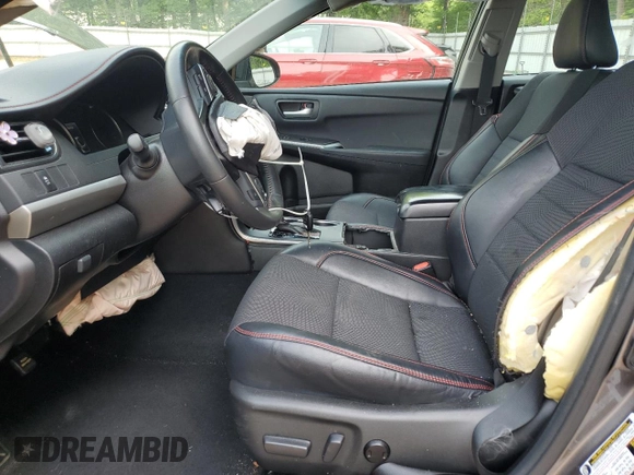 2017 Toyota Camry XLE z VIN 4T1BF1FK9HU785723, wystawiony jako Copart lot #55039895 z przebiegiem 110 783 mil mil oraz Szkoda całkowita • Salvage title. Historia ofert i sprzedaży dostępna na DreamBid. Obrazek 7.