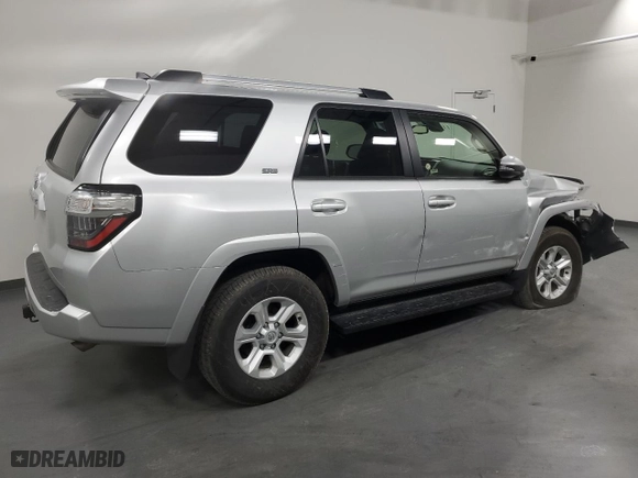 2024 Toyota 4Runner SR5 Premium with VIN JTENU5JR5R6262879, listed as a Copart auction lot 51157715 with 22,009 mi miles and Clean Title. Bid and sale history available at carsss.com. Image 3.