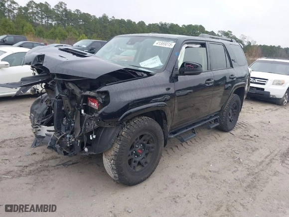 2022 Toyota 4Runner TRD Off Road with VIN JTEPU5JR1N6037734, listed as a IAAI auction lot 41530167 with 33,522 mi miles. Bid and sale history available at carsss.com. Image 2.