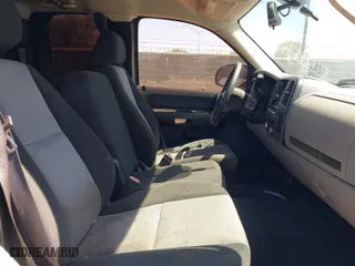 2008 Chevrolet Silverado 1500 Work Truck with VIN 1GCEC19C98Z329187, listed as a IAAI auction lot 41995593 with 139,172 mi miles. Bid and sale history available at carsss.com. Image 5.