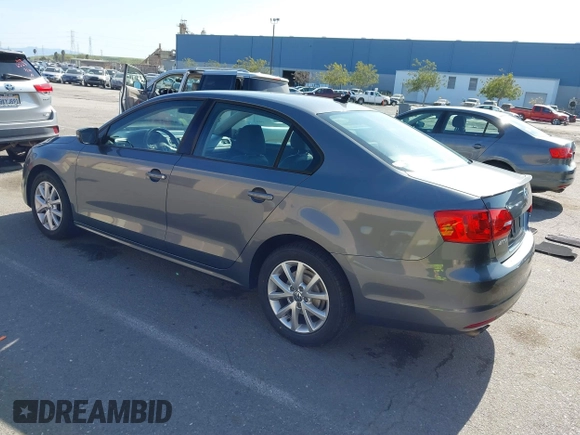 2011 Volkswagen Jetta SE с VIN 3VWDZ7AJ9BM395509, выставлен на аукционе IAAI как лот 41856879 с пробегом 126 169 миль миль и . История ставок и продаж доступна на DreamBid. Изображение 3.