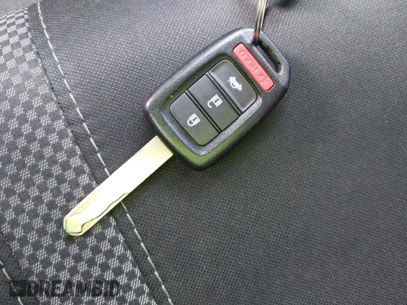2020 Honda Civic LX z VIN 2HGFC2F61LH600469, wystawiony jako IAAI lot #41958201 z przebiegiem 66 249 mil mil oraz . Historia ofert i sprzedaży dostępna na DreamBid. Obrazek 11.