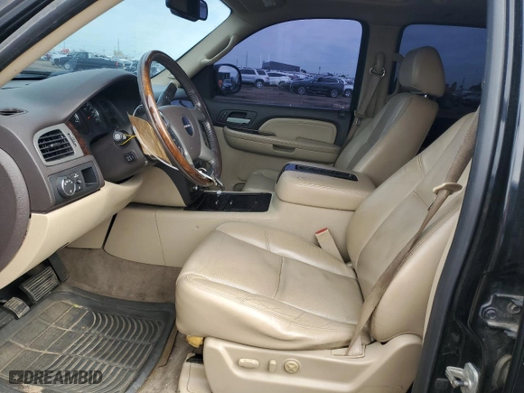 2009 GMC Yukon Denali with VIN 1GKFK032X9R268813, listed as a Copart auction lot 68497404 with 177,344 mi miles and Clean Title. Bid and sale history available at carsss.com. Image 7.