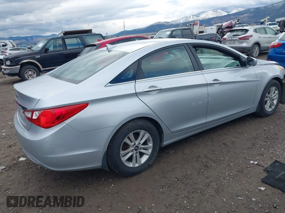 2013 Hyundai Sonata GLS with VIN 5NPEB4AC3DH693395, listed as a IAAI auction lot 40786592 with 147,774 mi miles and . Bid and sale history available at carsss.com. Image 4.