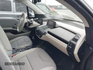 2017 BMW i3 z VIN WBY1Z8C39HV893510, wystawiony jako IAAI lot #41832884 z przebiegiem 59 166 mil mil oraz . Historia ofert i sprzedaży dostępna na DreamBid. Obrazek 5.