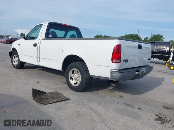 2004 Ford F-150 XL z VIN 2FTRF17254CA24554, wystawiony jako IAAI lot #42069797 z przebiegiem 278 572 mil mil oraz . Historia ofert i sprzedaży dostępna na DreamBid. Obrazek 3.