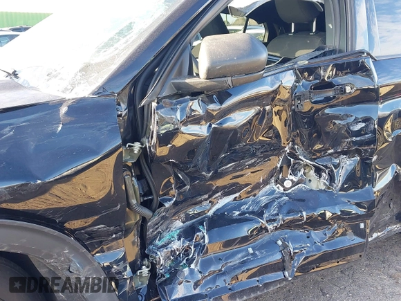 2022 Ford Police Interceptor Utility z VIN 1FM5K8AB8NGC43077, wystawiony jako IAAI lot #41484524 z przebiegiem 26 270 mil mil oraz . Historia ofert i sprzedaży dostępna na DreamBid. Obrazek 6.