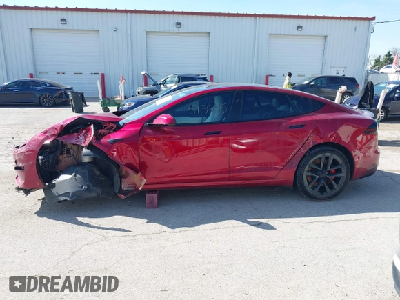 2023 Tesla Model S Plaid с VIN 5YJSA1E61PF525637, выставлен на аукционе IAAI как лот 42045459 с пробегом Не указан миль и . История ставок и продаж доступна на DreamBid. Изображение 14.