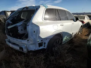 2024 Volvo XC90 Plus with VIN YV4H60LE6R1209420, listed as a Copart auction lot 75458864 with 1,560 mi miles and Salvage Title. Bid and sale history available at DreamBid. Image 3.