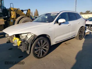 2023 Volvo XC60 Recharge Plug-In Hybrid Ultimate Bright Theme with VIN YV4H60DA9P1219125, listed as a Copart auction lot 82920894 with 43,847 mi miles and Salvage Title. Bid and sale history available at carsss.com. Image 1.
