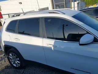 2017 Jeep Cherokee Limited with VIN 1C4PJLDB0HW516571, listed as a IAAI auction lot 42007612 with 95,318 mi miles and . Bid and sale history available at DreamBid. Image 14.