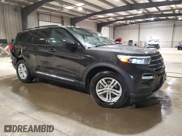 2024 Ford Explorer XLT with VIN 1FMSK7DH1RGA50482, listed as a Copart auction lot 53542645 with 33,721 mi miles and Clean Title. Bid and sale history available at carsss.com. Image 4.